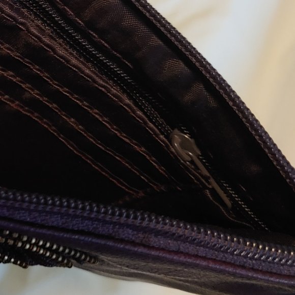 Zipper Rose Wristlet - Picture 5 of 7